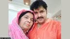 pawan singh with his mother