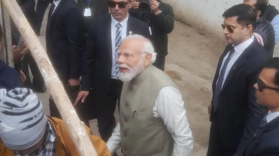 PM Modi In Ayodhya Nishad Family Meera Manjhi