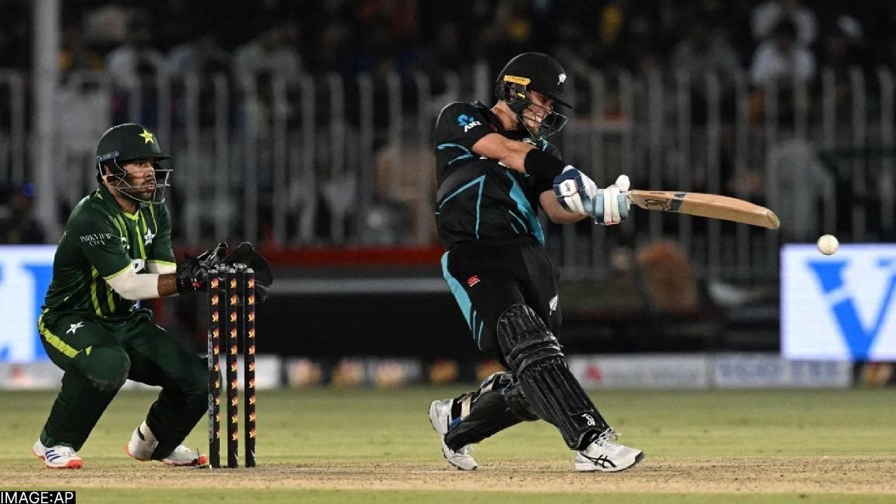 New Zealand Beat Pakistan in 3rd T20I By 7 Wickets