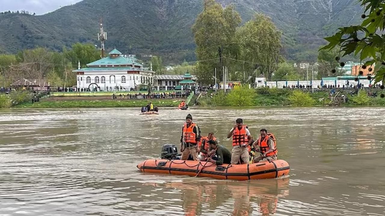Kashmir boat accident