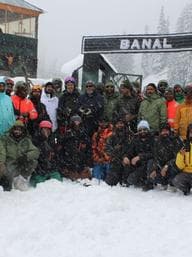 Baramulla rescued skiers