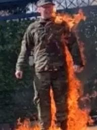 american soldier sets fire 