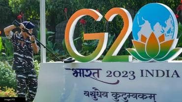 G20 शिखर सम्मेलन के लिए सुरक्षा जांच करता जवान (PC-PTI)
